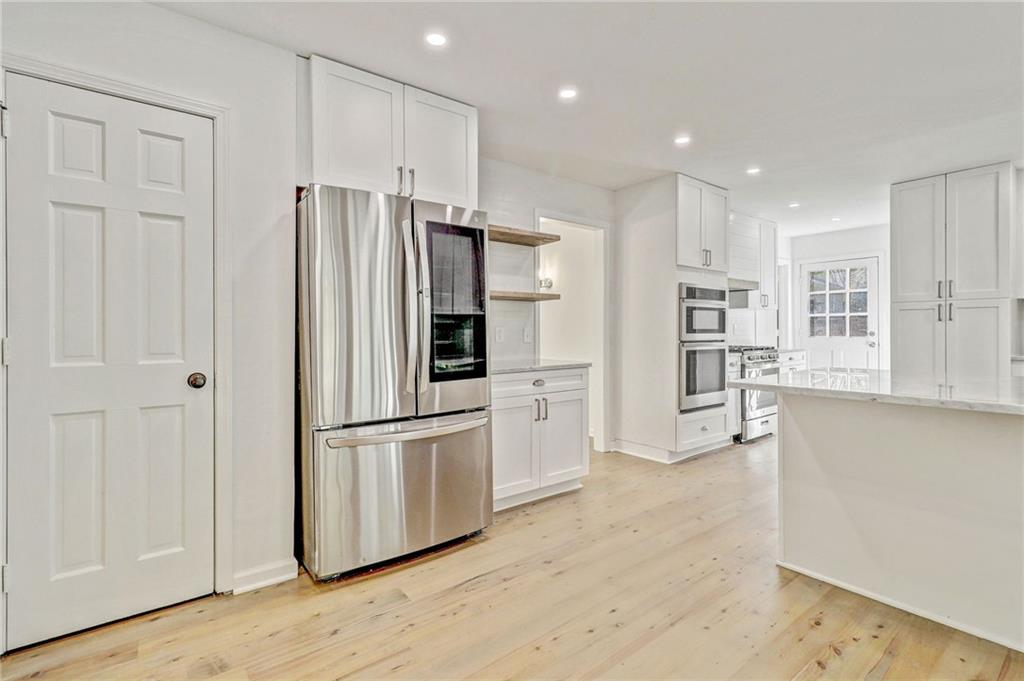 6750 Chesapeake Point, Atlanta, Georgia 30328, 4 Bedrooms Bedrooms, ,3 BathroomsBathrooms,Residential,Sold,6750 Chesapeake Point,7291697