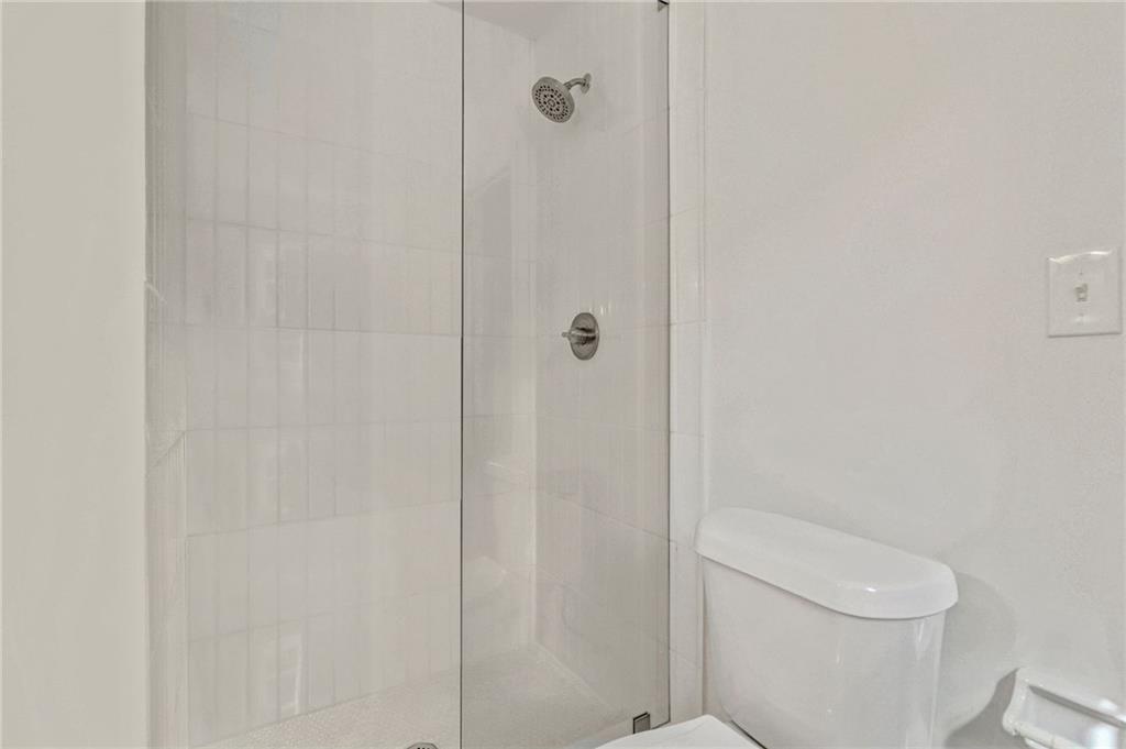 6750 Chesapeake Point, Atlanta, Georgia 30328, 4 Bedrooms Bedrooms, ,3 BathroomsBathrooms,Residential,Sold,6750 Chesapeake Point,7291697