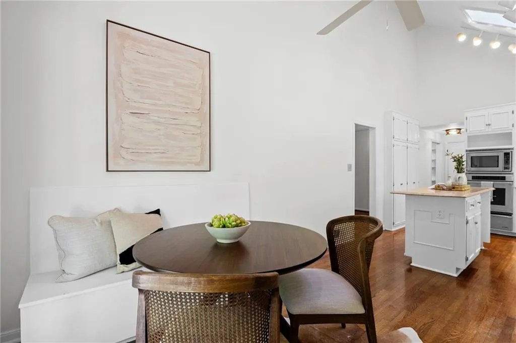 Breakfast nook