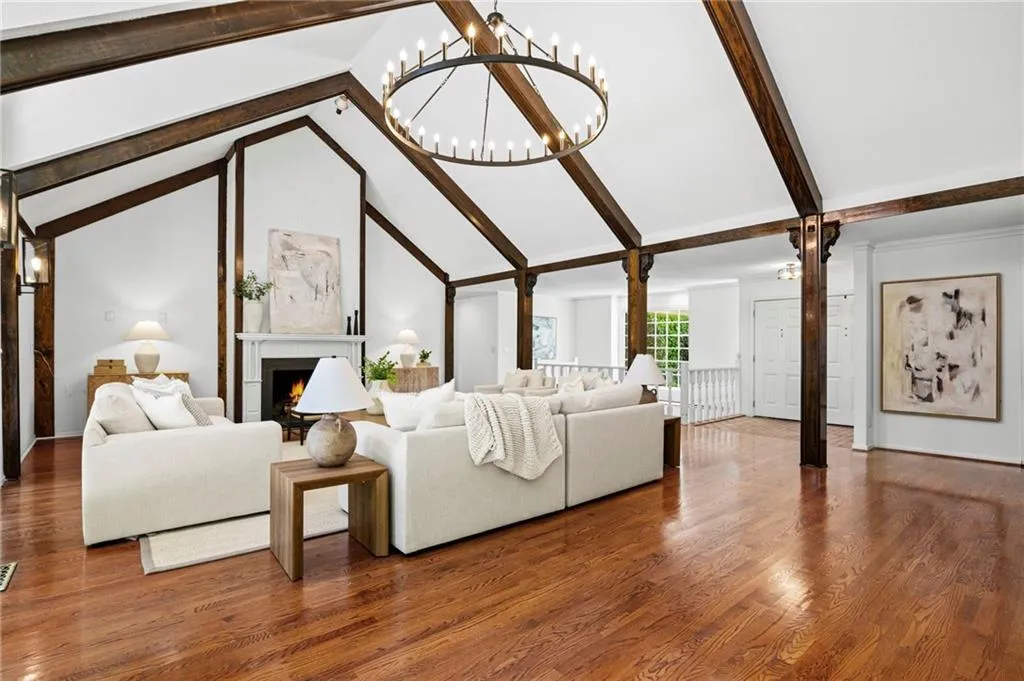 Large Living area allows for multiple furniture arrangements --- you could even add a dining table or game table in this area for inclusive entertaining!