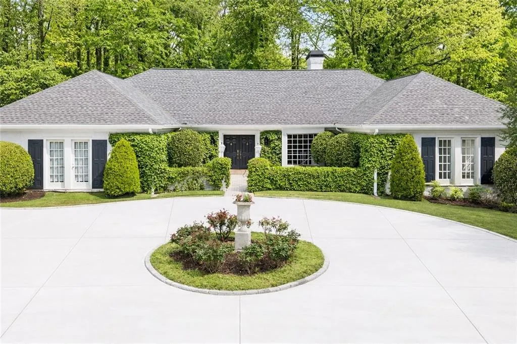 875 Heards Ferry Road, Atlanta, Georgia 30328, 5 Bedrooms Bedrooms, ,3 BathroomsBathrooms,Residential,For Sale,875 Heards Ferry Road,7749531
