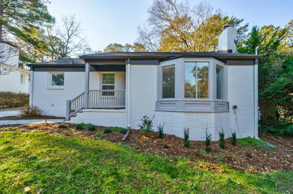 995 Lindbergh Drive, Atlanta, Georgia 30324, 3 Bedrooms Bedrooms, ,2 BathroomsBathrooms,Residential,For Sale,995 Lindbergh Drive,7643174