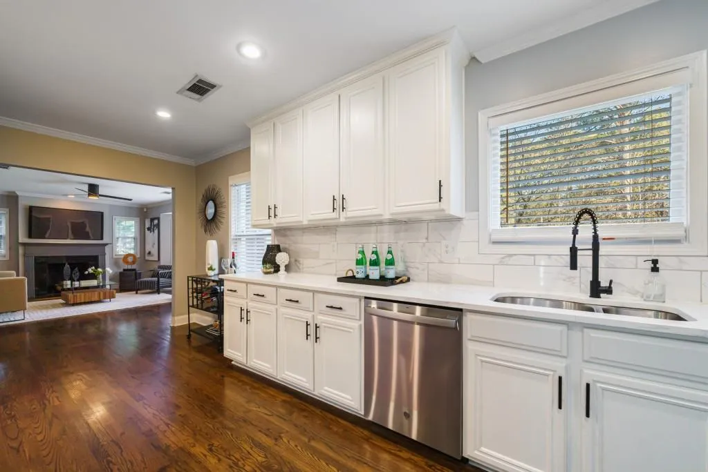 995 Lindbergh Drive, Atlanta, Georgia 30324, 3 Bedrooms Bedrooms, ,2 BathroomsBathrooms,Residential,For Sale,995 Lindbergh Drive,7643174