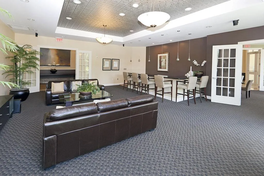 325 E Paces Ferry Road Unit 807, Atlanta, Georgia 30305, 1 Bedroom Bedrooms, ,1 BathroomBathrooms,Residential,Sold,325 E Paces Ferry Road Unit 807,5760616