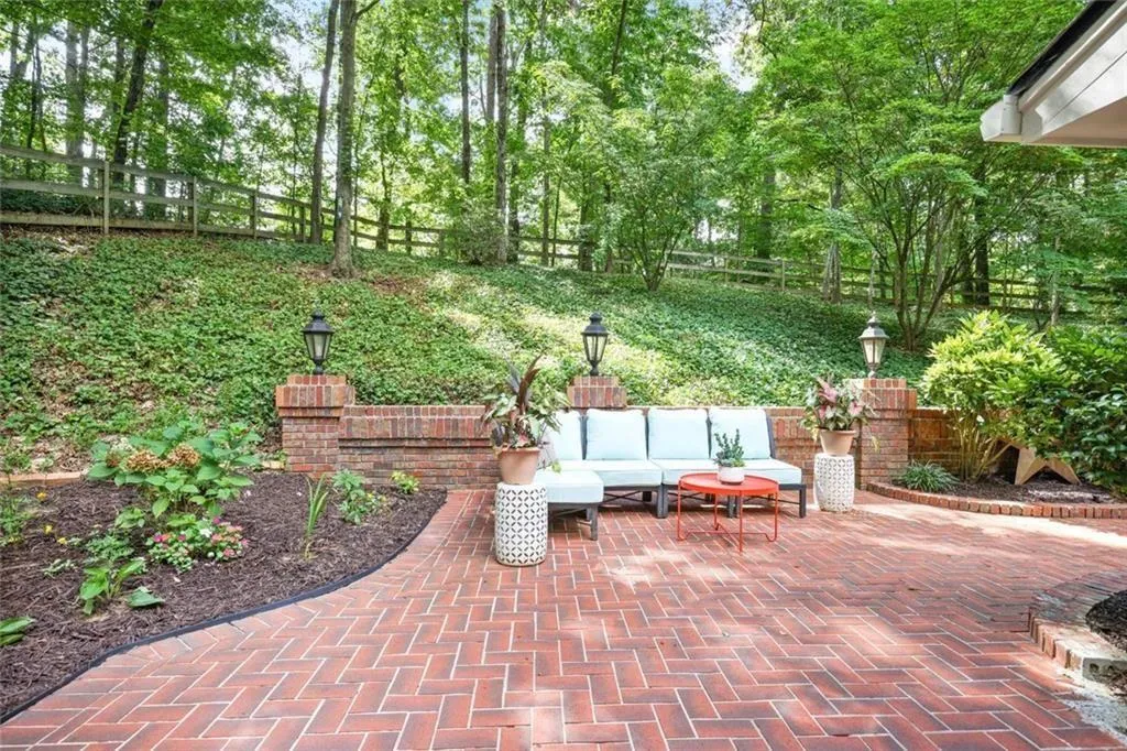 355 Earlston Drive Ne, Sandy Springs, Georgia 30328, 4 Bedrooms Bedrooms, ,2 BathroomsBathrooms,Residential,For Sale,355 Earlston Drive Ne,7739914