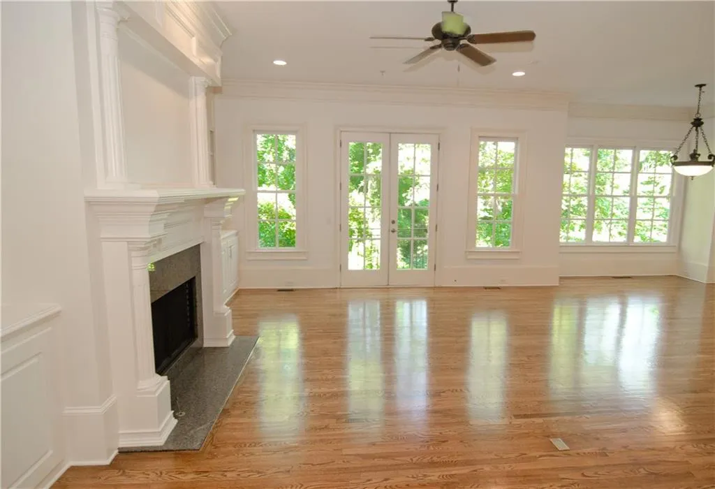 3707 Peachtree Road Ne Unit 12, Atlanta, Georgia 30319, 5 Bedrooms Bedrooms, ,4 BathroomsBathrooms,Residential,Sold,3707 Peachtree Road Ne Unit 12,5886771