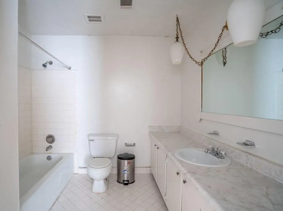 300 Winding River Drive Unit D, Sandy Springs, Georgia 30350, 2 Bedrooms Bedrooms, ,2 BathroomsBathrooms,Residential,Sold,300 Winding River Drive Unit D,6671255