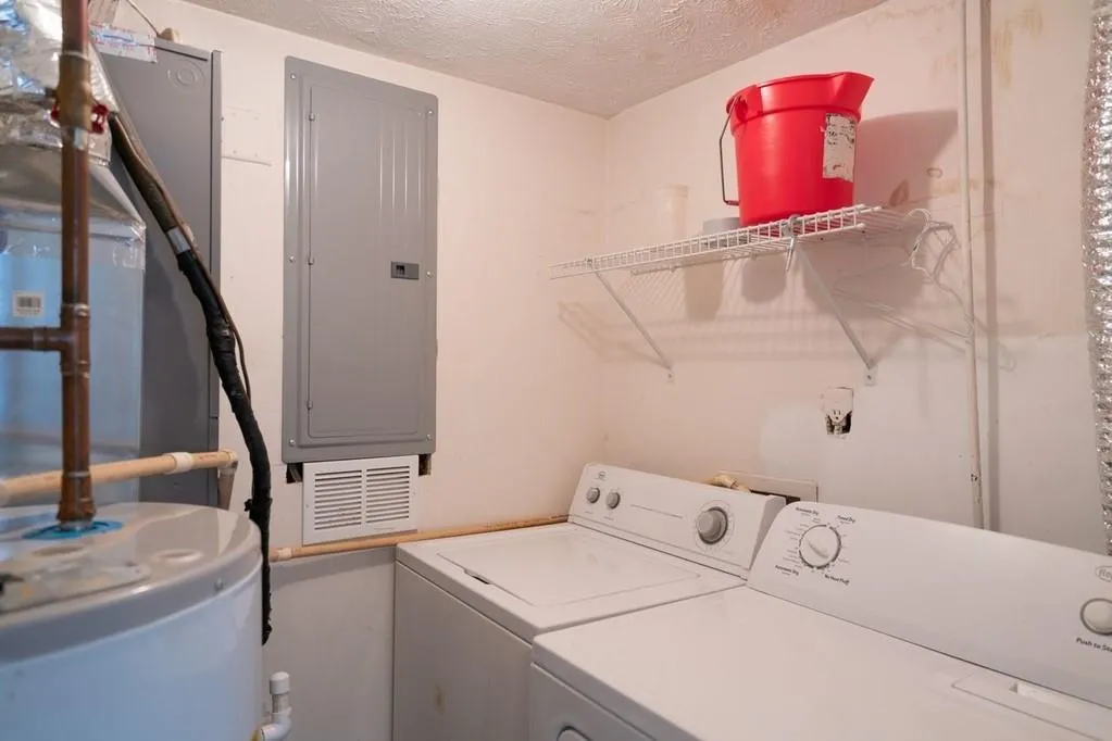 300 Winding River Drive Unit D, Sandy Springs, Georgia 30350, 2 Bedrooms Bedrooms, ,2 BathroomsBathrooms,Residential,Sold,300 Winding River Drive Unit D,6671255