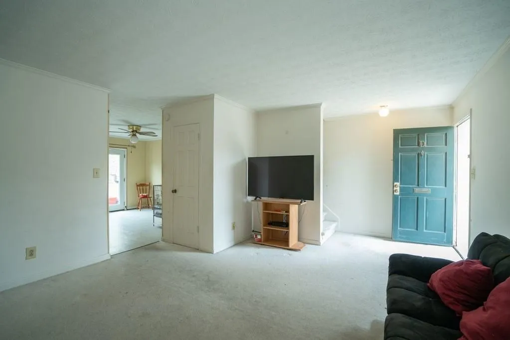 300 Winding River Drive Unit D, Sandy Springs, Georgia 30350, 2 Bedrooms Bedrooms, ,2 BathroomsBathrooms,Residential,Sold,300 Winding River Drive Unit D,6671255