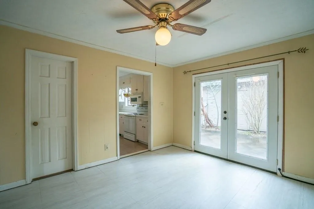 300 Winding River Drive Unit D, Sandy Springs, Georgia 30350, 2 Bedrooms Bedrooms, ,2 BathroomsBathrooms,Residential,Sold,300 Winding River Drive Unit D,6671255