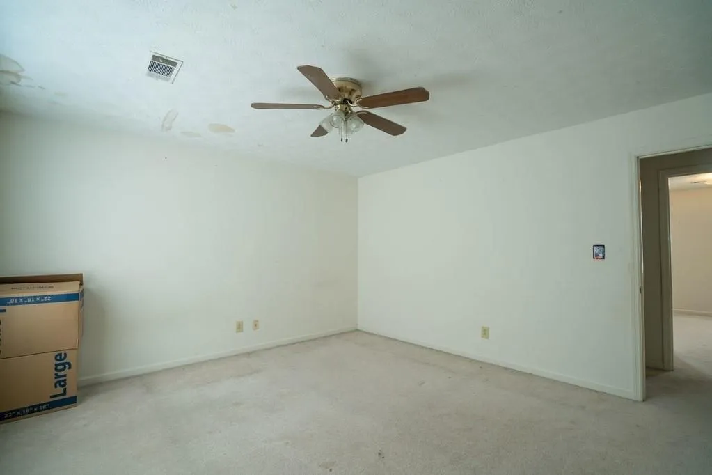 300 Winding River Drive Unit D, Sandy Springs, Georgia 30350, 2 Bedrooms Bedrooms, ,2 BathroomsBathrooms,Residential,Sold,300 Winding River Drive Unit D,6671255