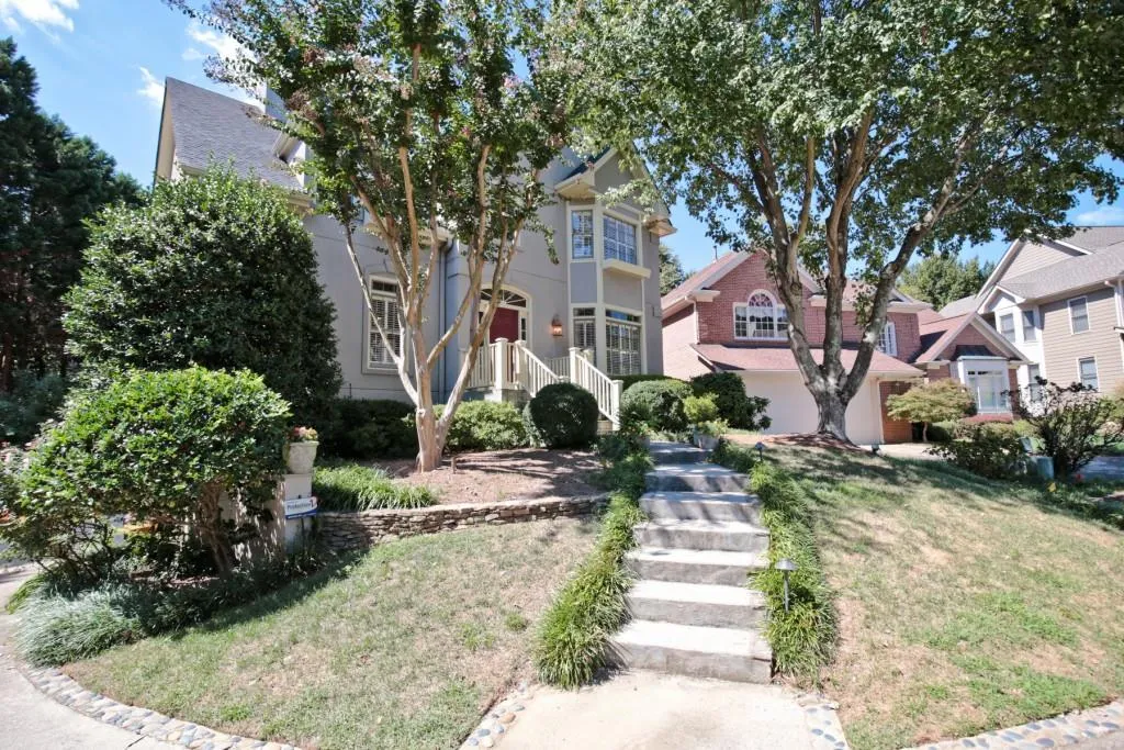 1014 Lenox Crest Ne, Brookhaven, Georgia 30324, 4 Bedrooms Bedrooms, ,3 BathroomsBathrooms,Residential,Sold,1014 Lenox Crest Ne,5821981