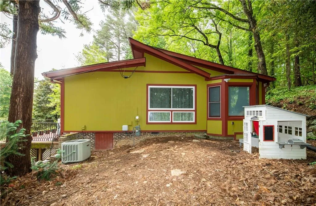 6880 Sunny Brook Lane, Atlanta, Georgia 30328, 3 Bedrooms Bedrooms, ,2 BathroomsBathrooms,Residential,Sold,6880 Sunny Brook Lane,7042159
