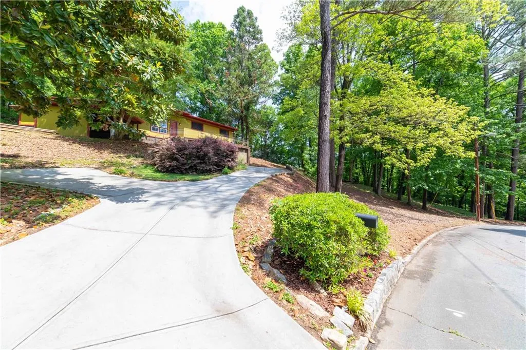 6880 Sunny Brook Lane, Atlanta, Georgia 30328, 3 Bedrooms Bedrooms, ,2 BathroomsBathrooms,Residential,Sold,6880 Sunny Brook Lane,7042159
