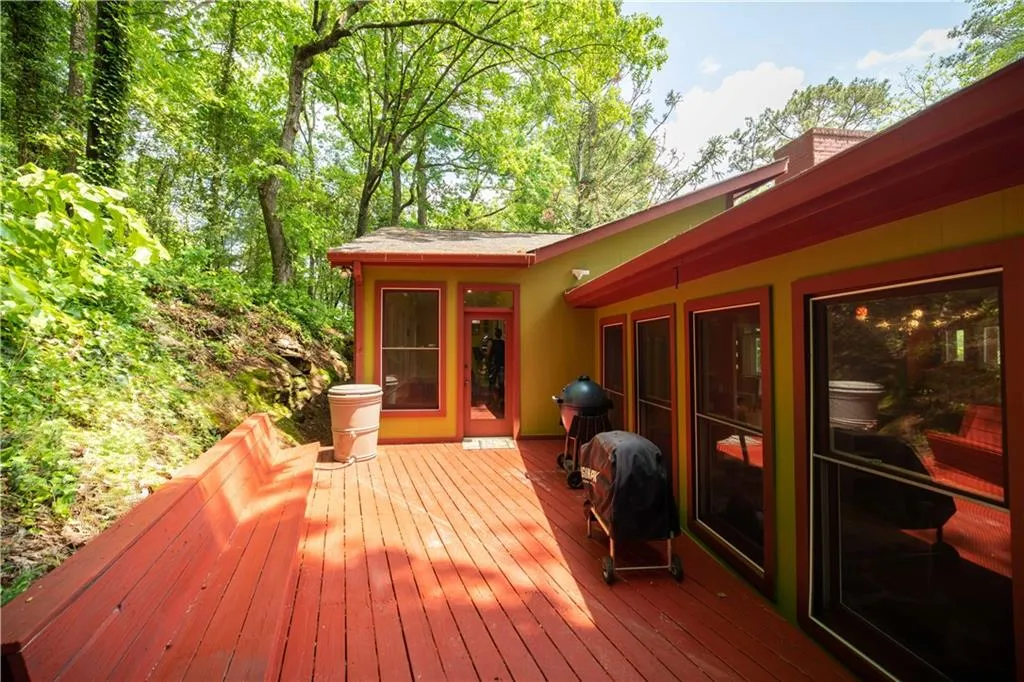 6880 Sunny Brook Lane, Atlanta, Georgia 30328, 3 Bedrooms Bedrooms, ,2 BathroomsBathrooms,Residential,Sold,6880 Sunny Brook Lane,7042159