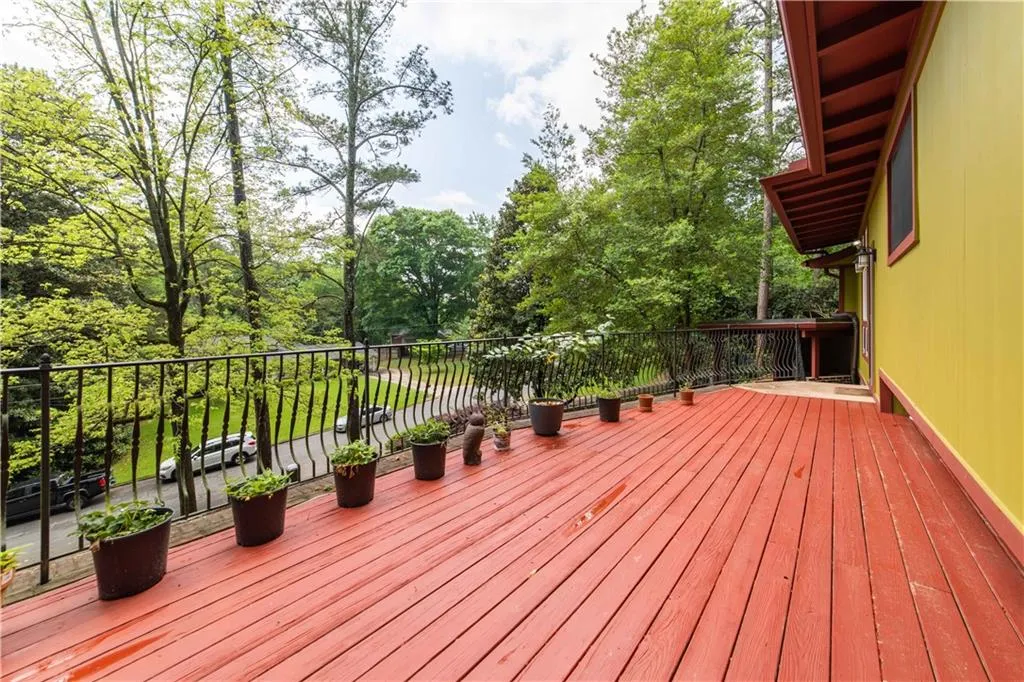 6880 Sunny Brook Lane, Atlanta, Georgia 30328, 3 Bedrooms Bedrooms, ,2 BathroomsBathrooms,Residential,Sold,6880 Sunny Brook Lane,7042159