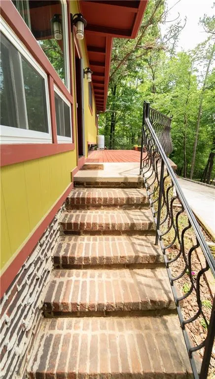 6880 Sunny Brook Lane, Atlanta, Georgia 30328, 3 Bedrooms Bedrooms, ,2 BathroomsBathrooms,Residential,Sold,6880 Sunny Brook Lane,7042159