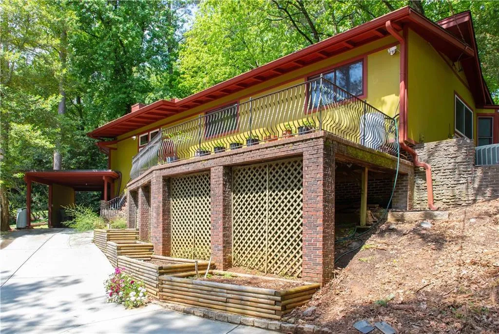 6880 Sunny Brook Lane, Atlanta, Georgia 30328, 3 Bedrooms Bedrooms, ,2 BathroomsBathrooms,Residential,Sold,6880 Sunny Brook Lane,7042159