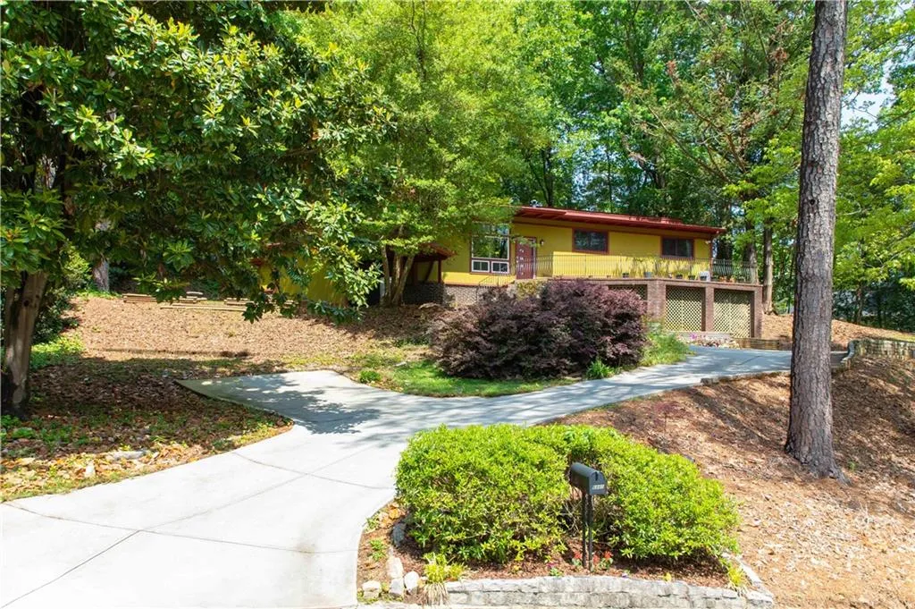 6880 Sunny Brook Lane, Atlanta, Georgia 30328, 3 Bedrooms Bedrooms, ,2 BathroomsBathrooms,Residential,Sold,6880 Sunny Brook Lane,7042159