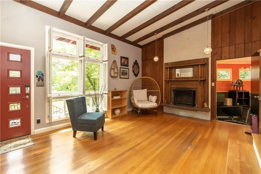 6880 Sunny Brook Lane, Atlanta, Georgia 30328, 3 Bedrooms Bedrooms, ,2 BathroomsBathrooms,Residential,Sold,6880 Sunny Brook Lane,7042159