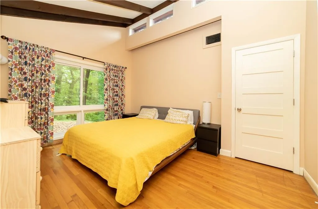 6880 Sunny Brook Lane, Atlanta, Georgia 30328, 3 Bedrooms Bedrooms, ,2 BathroomsBathrooms,Residential,Sold,6880 Sunny Brook Lane,7042159