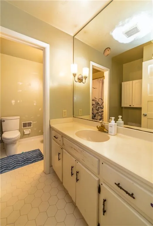 6880 Sunny Brook Lane, Atlanta, Georgia 30328, 3 Bedrooms Bedrooms, ,2 BathroomsBathrooms,Residential,Sold,6880 Sunny Brook Lane,7042159
