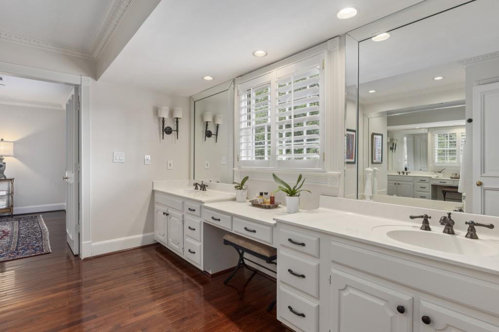 4 Paris Park Place, Sandy Springs, Georgia 30350, 3 Bedrooms Bedrooms, ,2 BathroomsBathrooms,Residential,Sold,4 Paris Park Place,7332045