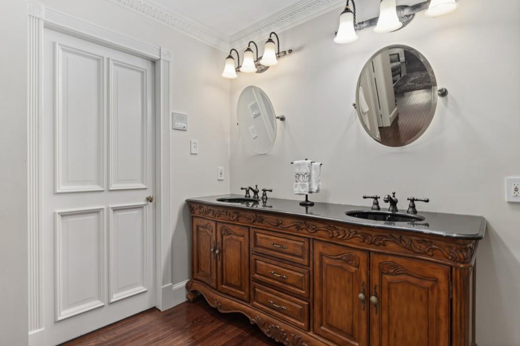 4 Paris Park Place, Sandy Springs, Georgia 30350, 3 Bedrooms Bedrooms, ,2 BathroomsBathrooms,Residential,Sold,4 Paris Park Place,7332045