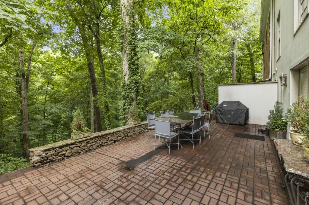 4 Paris Park Place, Sandy Springs, Georgia 30350, 3 Bedrooms Bedrooms, ,2 BathroomsBathrooms,Residential,Sold,4 Paris Park Place,7332045