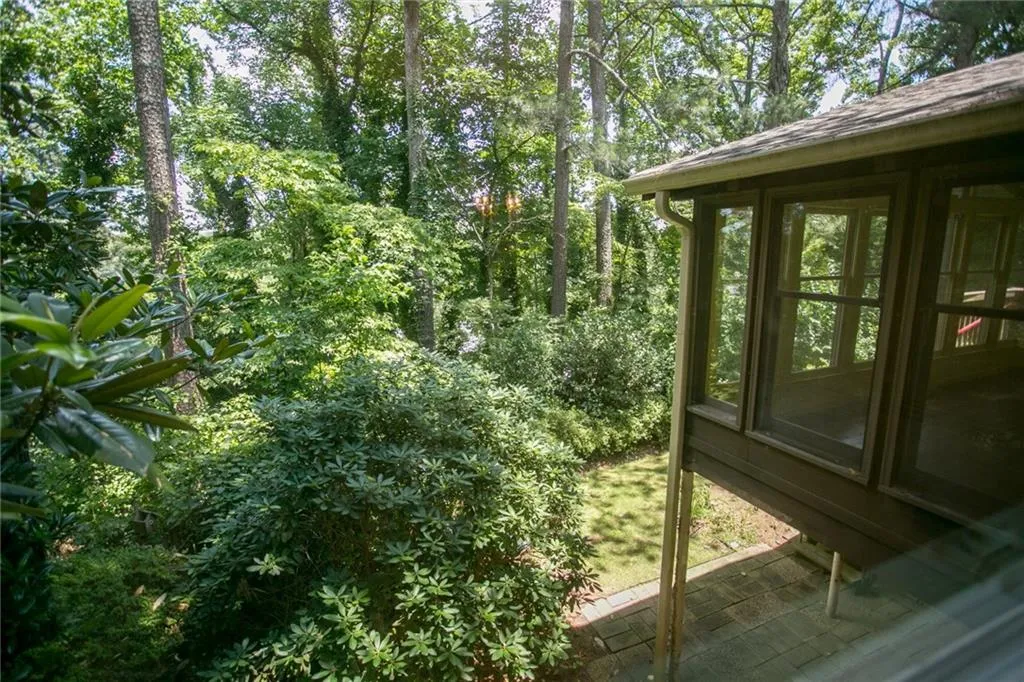 5607 Windy Ridge Drive, Sandy Springs, Georgia 30342, 4 Bedrooms Bedrooms, ,3 BathroomsBathrooms,Residential,Sold,5607 Windy Ridge Drive,6032170