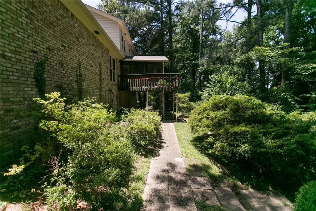 5607 Windy Ridge Drive, Sandy Springs, Georgia 30342, 4 Bedrooms Bedrooms, ,3 BathroomsBathrooms,Residential,Sold,5607 Windy Ridge Drive,6032170