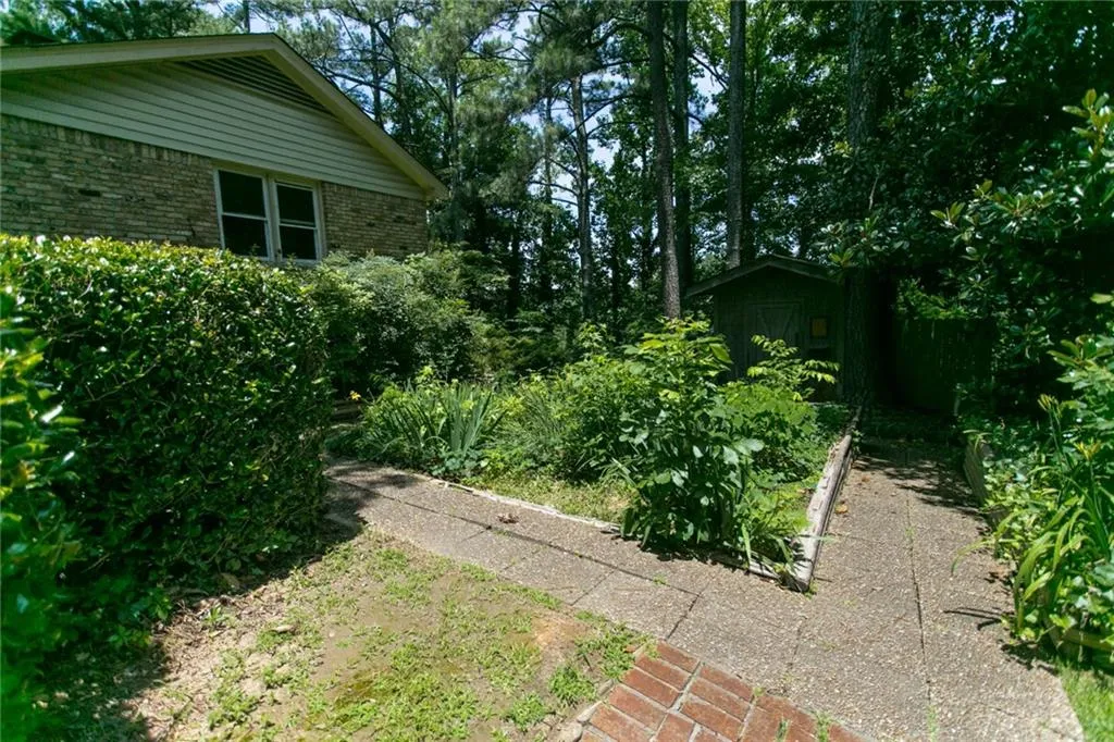 5607 Windy Ridge Drive, Sandy Springs, Georgia 30342, 4 Bedrooms Bedrooms, ,3 BathroomsBathrooms,Residential,Sold,5607 Windy Ridge Drive,6032170