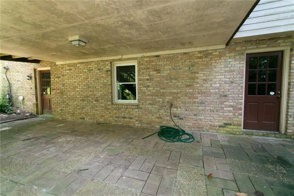 5607 Windy Ridge Drive, Sandy Springs, Georgia 30342, 4 Bedrooms Bedrooms, ,3 BathroomsBathrooms,Residential,Sold,5607 Windy Ridge Drive,6032170
