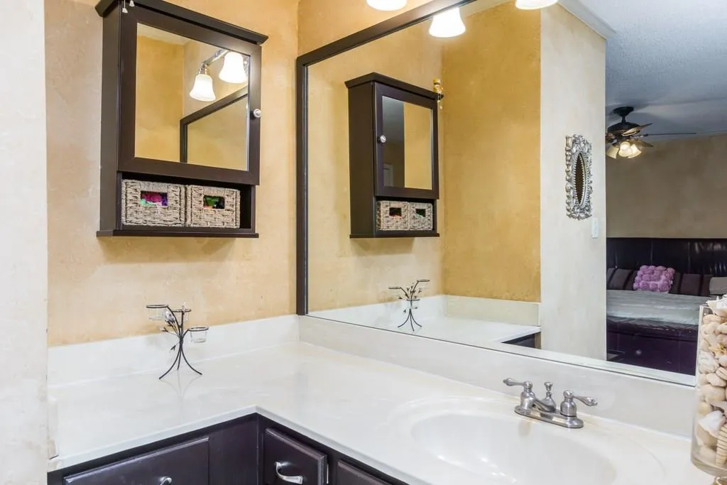 249 Peachtree Hollow Court, Sandy Springs, Georgia 30328, 3 Bedrooms Bedrooms, ,2 BathroomsBathrooms,Residential,Sold,249 Peachtree Hollow Court,6009936