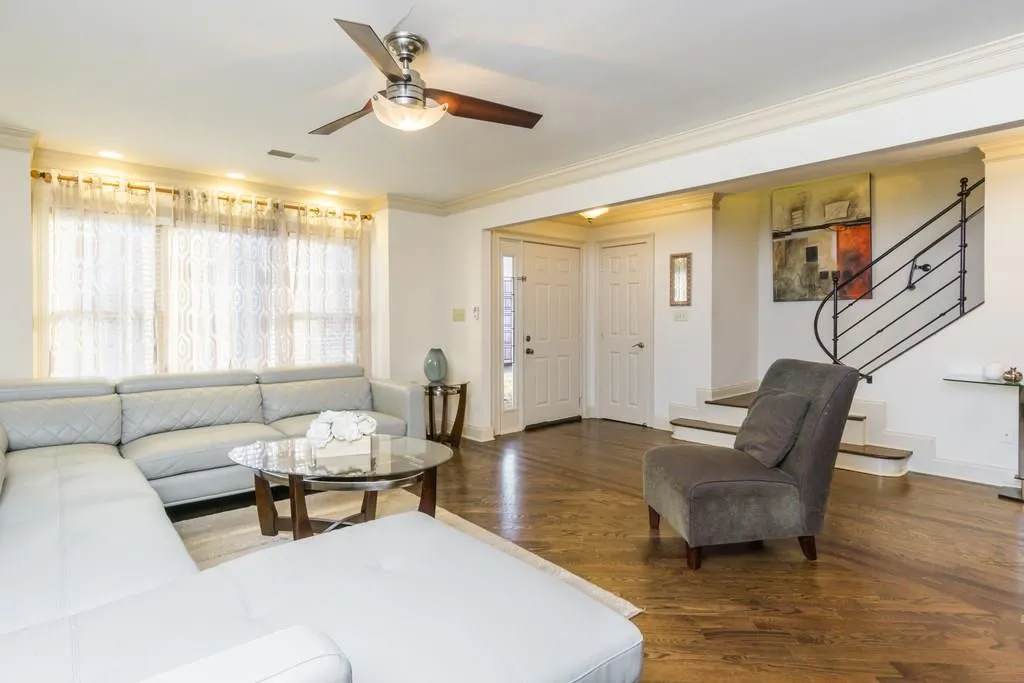 249 Peachtree Hollow Court, Sandy Springs, Georgia 30328, 3 Bedrooms Bedrooms, ,2 BathroomsBathrooms,Residential,Sold,249 Peachtree Hollow Court,6009936