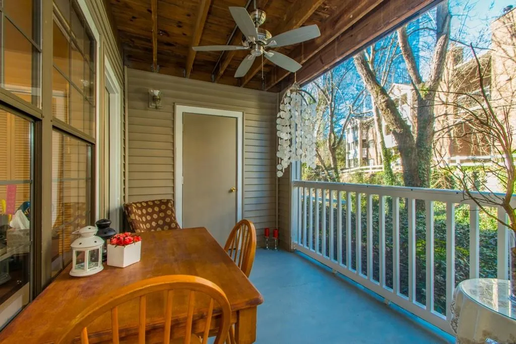 206 Barrington Hills Drive Unit 206, Sandy Springs, Georgia 30350, 3 Bedrooms Bedrooms, ,2 BathroomsBathrooms,Residential,Sold,206 Barrington Hills Drive Unit 206,5628445