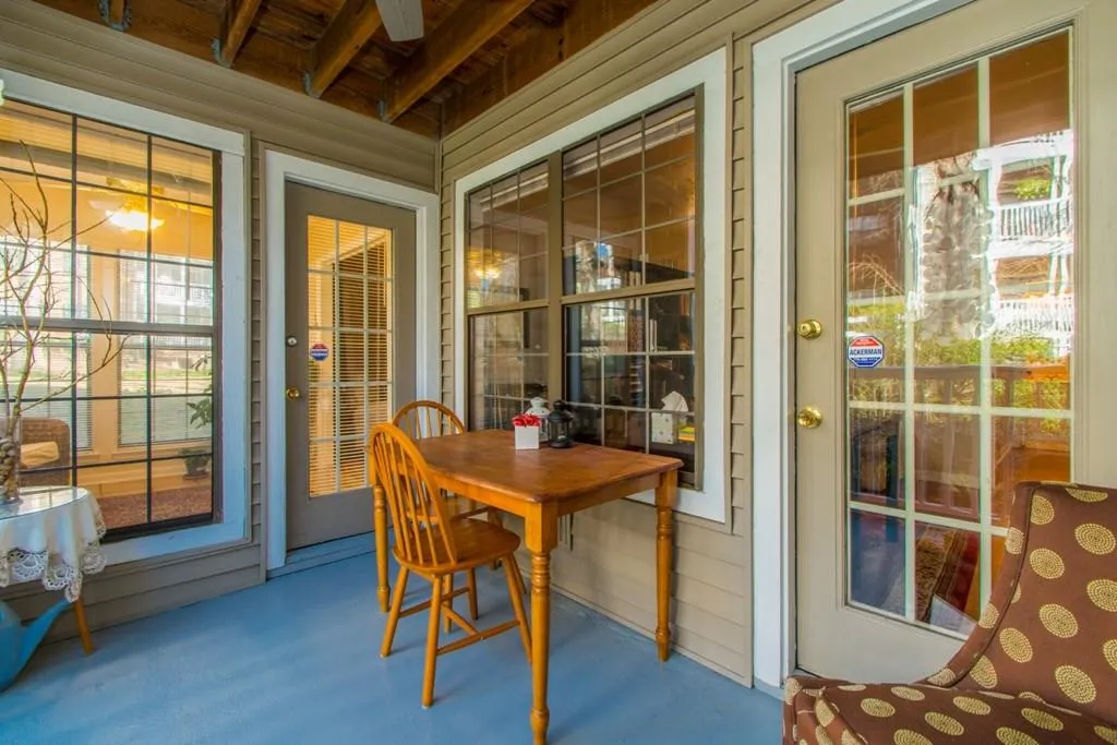 206 Barrington Hills Drive Unit 206, Sandy Springs, Georgia 30350, 3 Bedrooms Bedrooms, ,2 BathroomsBathrooms,Residential,Sold,206 Barrington Hills Drive Unit 206,5628445