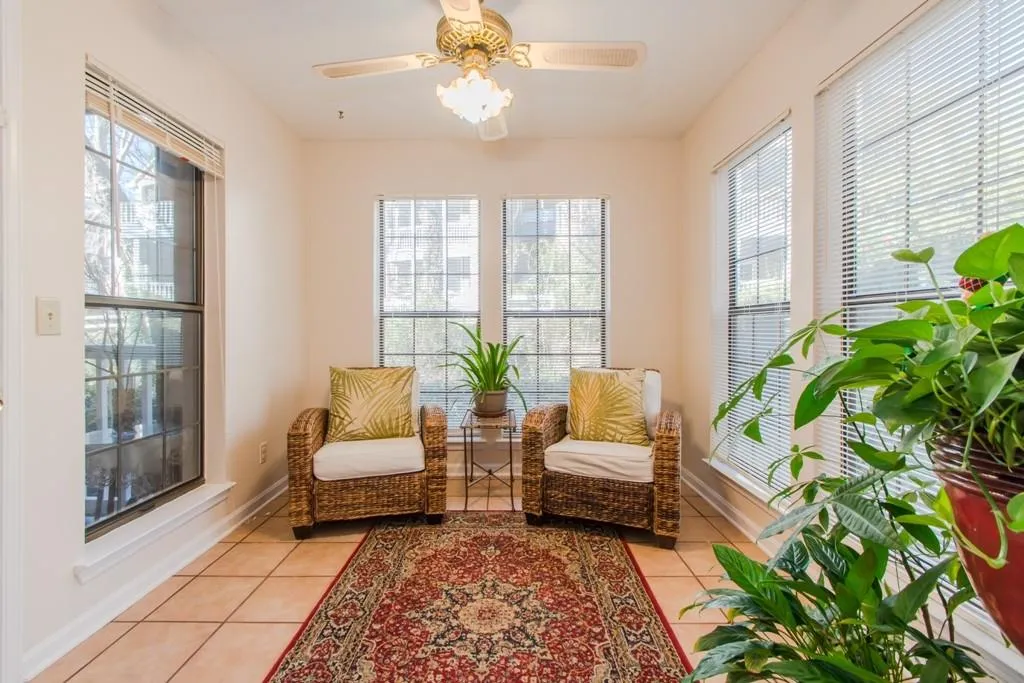 206 Barrington Hills Drive Unit 206, Sandy Springs, Georgia 30350, 3 Bedrooms Bedrooms, ,2 BathroomsBathrooms,Residential,Sold,206 Barrington Hills Drive Unit 206,5628445