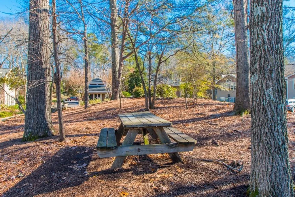 206 Barrington Hills Drive Unit 206, Sandy Springs, Georgia 30350, 3 Bedrooms Bedrooms, ,2 BathroomsBathrooms,Residential,Sold,206 Barrington Hills Drive Unit 206,5628445