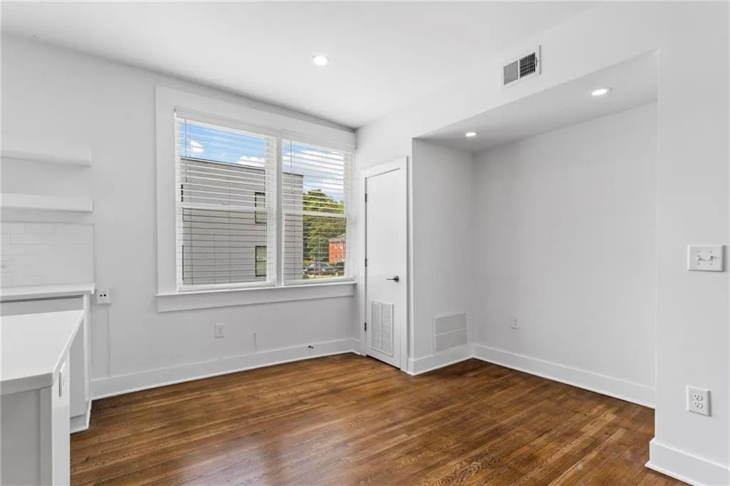 78 Peachtree Memorial Drive Nw Unit 2, Atlanta, Georgia 30309, 2 Bedrooms Bedrooms, ,2 BathroomsBathrooms,Residential,For Sale,78 Peachtree Memorial Drive Nw Unit 2,7616511