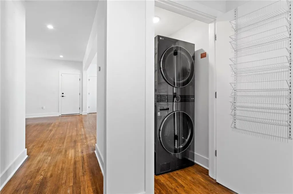 78 Peachtree Memorial Drive Nw Unit 2, Atlanta, Georgia 30309, 2 Bedrooms Bedrooms, ,2 BathroomsBathrooms,Residential,For Sale,78 Peachtree Memorial Drive Nw Unit 2,7616511