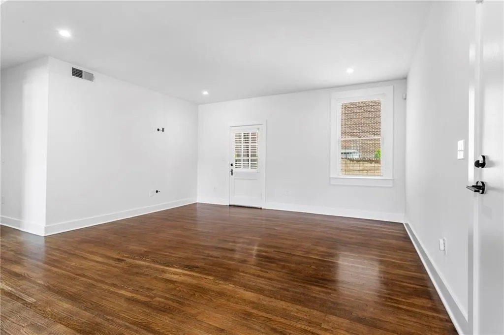 78 Peachtree Memorial Drive Nw Unit 2, Atlanta, Georgia 30309, 2 Bedrooms Bedrooms, ,2 BathroomsBathrooms,Residential,For Sale,78 Peachtree Memorial Drive Nw Unit 2,7616511