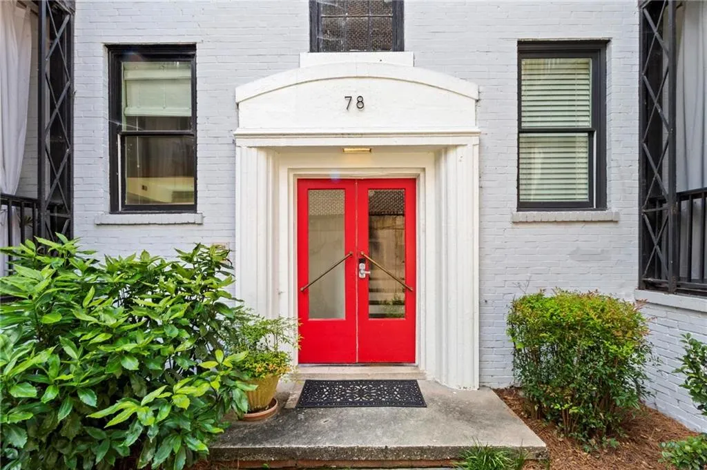 78 Peachtree Memorial Drive Nw Unit 2, Atlanta, Georgia 30309, 2 Bedrooms Bedrooms, ,2 BathroomsBathrooms,Residential,For Sale,78 Peachtree Memorial Drive Nw Unit 2,7616511