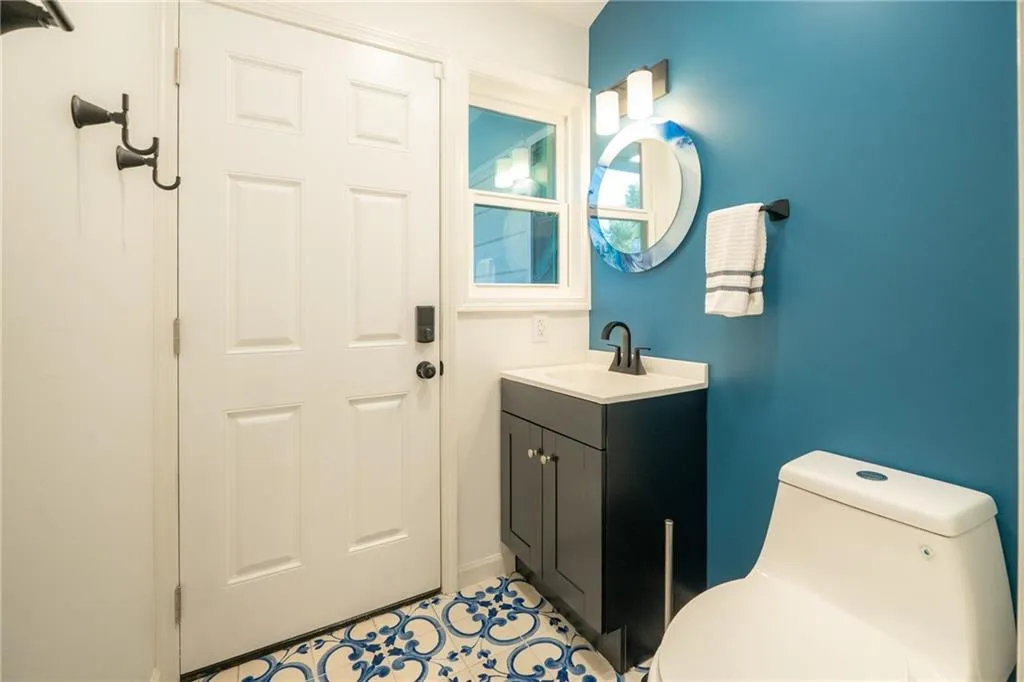 2nd primary bathroom