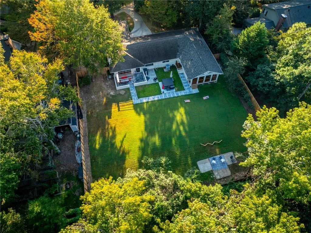 7330 Hunters Branch Drive, Atlanta, Georgia 30328, 4 Bedrooms Bedrooms, ,2 BathroomsBathrooms,Residential,For Sale,7330 Hunters Branch Drive,7663637