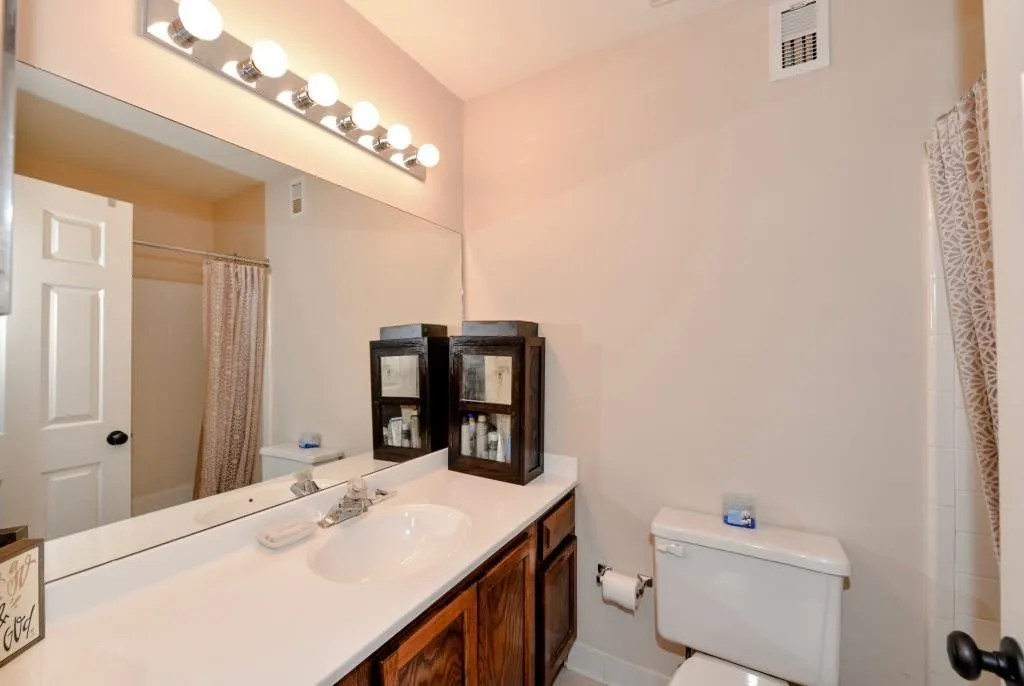 7500 Roswell Road Unit 83, Sandy Springs, Georgia 30350, 2 Bedrooms Bedrooms, ,2 BathroomsBathrooms,Residential,Sold,7500 Roswell Road Unit 83,6532439