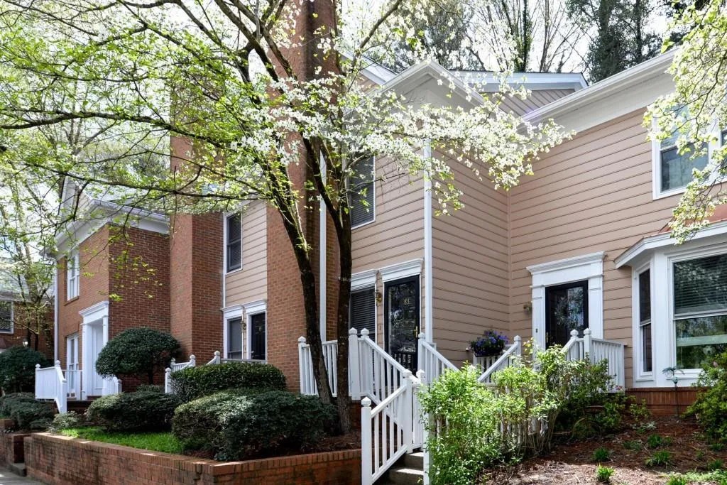 7500 Roswell Road Unit 83, Sandy Springs, Georgia 30350, 2 Bedrooms Bedrooms, ,2 BathroomsBathrooms,Residential,Sold,7500 Roswell Road Unit 83,6532439