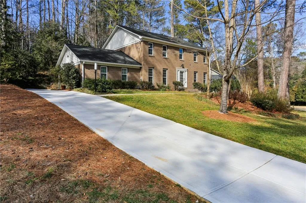 540 Bridgewater Drive, Atlanta, Georgia 30328, 4 Bedrooms Bedrooms, ,3 BathroomsBathrooms,Residential,Sold,540 Bridgewater Drive,7512755