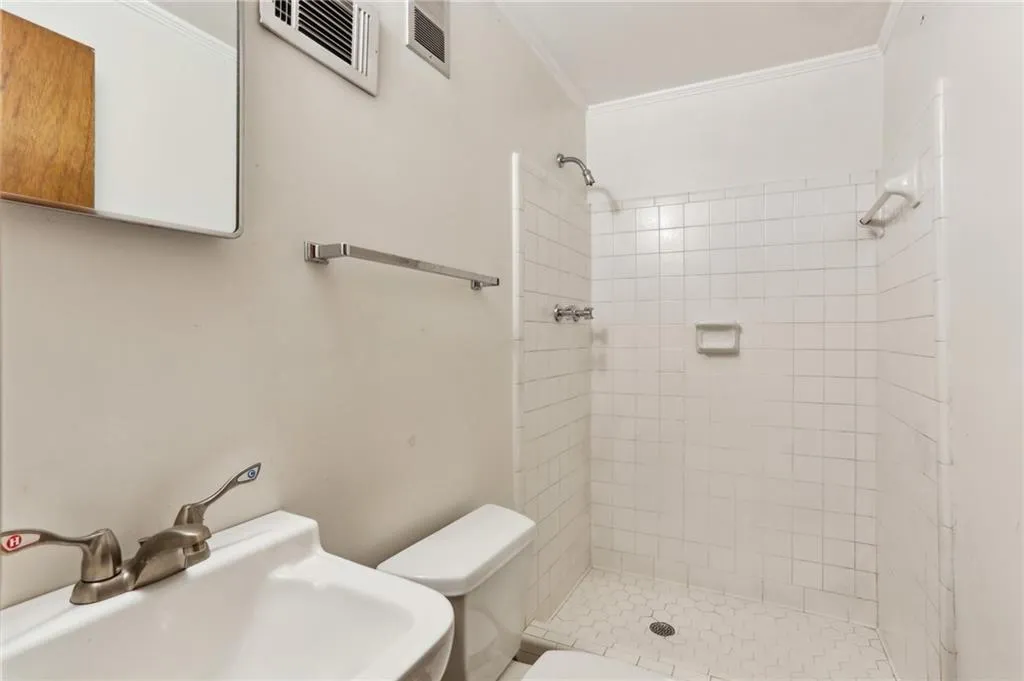 540 Bridgewater Drive, Atlanta, Georgia 30328, 4 Bedrooms Bedrooms, ,3 BathroomsBathrooms,Residential,Sold,540 Bridgewater Drive,7512755