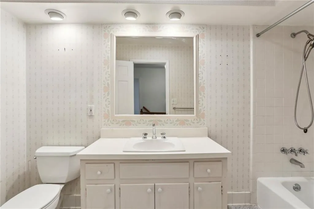 540 Bridgewater Drive, Atlanta, Georgia 30328, 4 Bedrooms Bedrooms, ,3 BathroomsBathrooms,Residential,Sold,540 Bridgewater Drive,7512755